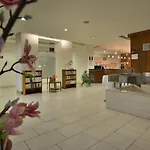 酒店 里塔瓦贝龙大酒店 4*