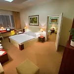 里塔瓦贝龙大酒店 酒店 4*
